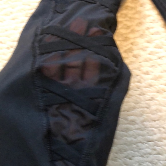 Victoria Secret Knockout High- Rise Capri - Picture 2 of 8